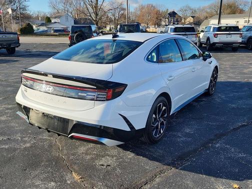 2025 Hyundai SONATA SEL