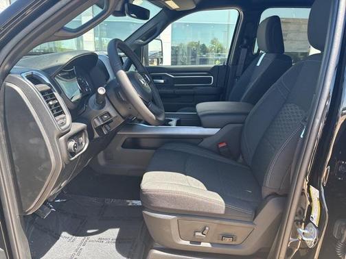 2025 RAM 3500 Big Horn Crew Cab 4x4 8' Box