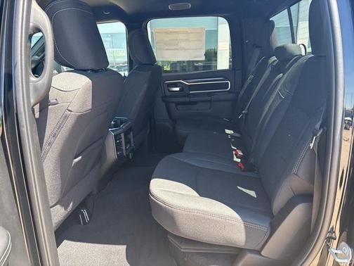 2025 RAM 3500 Big Horn Crew Cab 4x4 8' Box