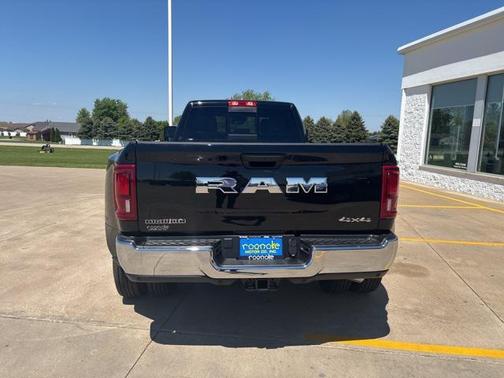 2025 RAM 3500 Big Horn Crew Cab 4x4 8' Box