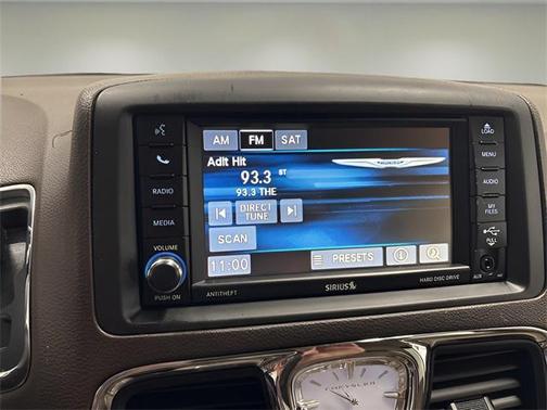 2014 Chrysler Town & Country Touring-L