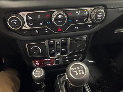 2024 Jeep Gladiator Mojave X
