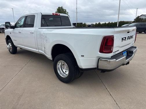 2025 RAM 3500 Laramie Crew Cab 4x4 8' Box