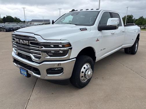 2025 RAM 3500 Laramie Crew Cab 4x4 8' Box