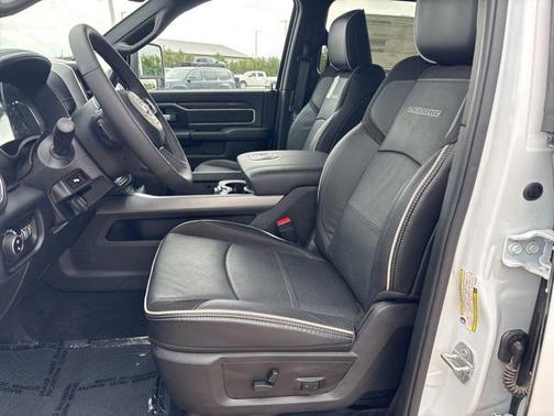 2025 RAM 3500 Laramie Crew Cab 4x4 8' Box