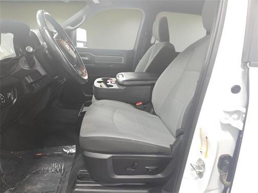 2023 RAM 3500 Big Horn Crew Cab 4x4 6'4' Box