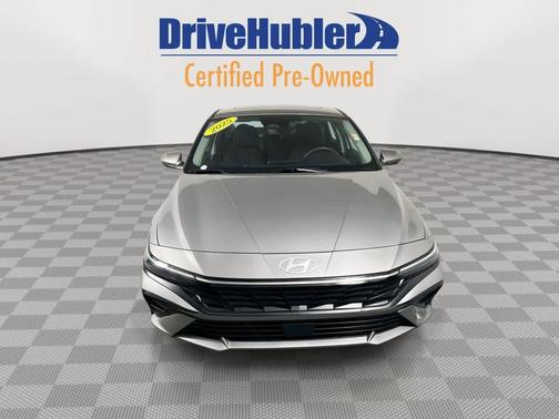 2025 Hyundai ELANTRA SEL