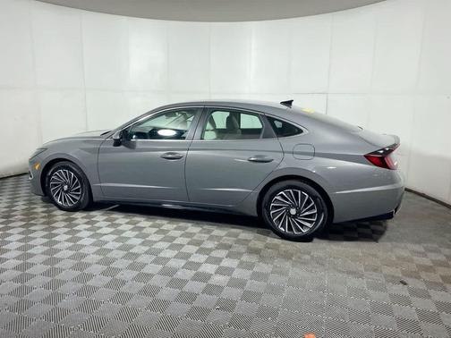 2023 Hyundai SONATA Hybrid SE