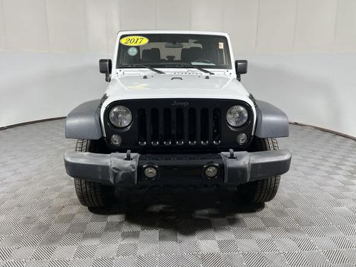 Bright White Clearcoat 2017 Jeep Wrangler Willy Wheeler 4x4