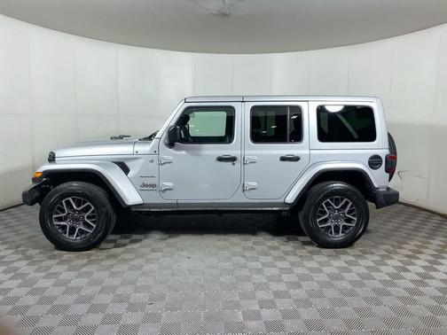 2024 Jeep Wrangler 4-Door Sahara 4x4