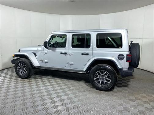 2024 Jeep Wrangler 4-Door Sahara 4x4