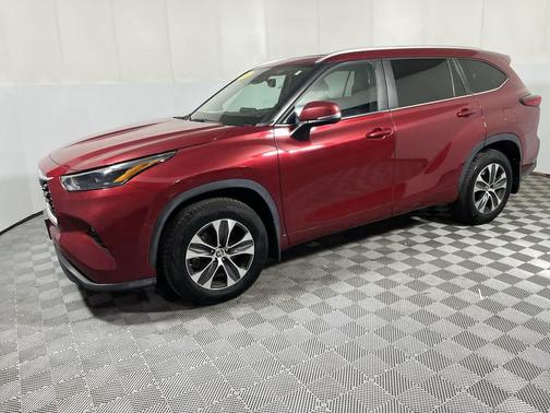 Ruby Flare Pearl 2023 Toyota Highlander XLE