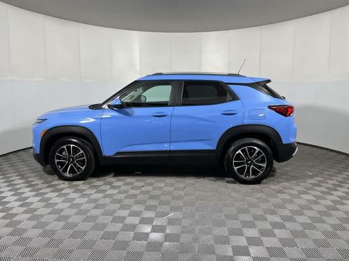 Fountain Blue 2024 Chevrolet Trailblazer LT