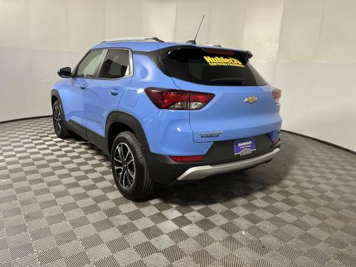 Fountain Blue 2024 Chevrolet Trailblazer LT