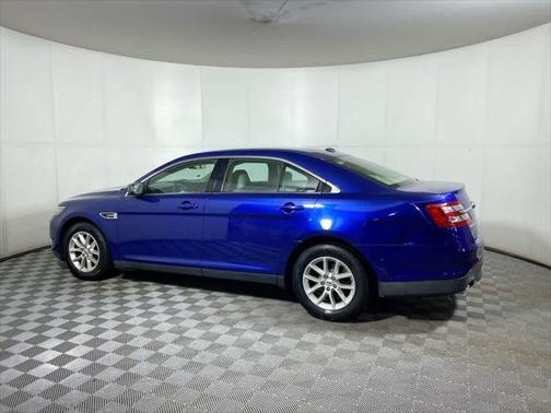 2015 Ford Taurus SE