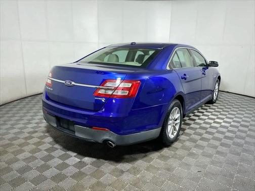 2015 Ford Taurus SE