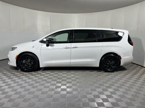 Bright White Clearcoat 2024 Chrysler Pacifica Hybrid S Appearance Pkg