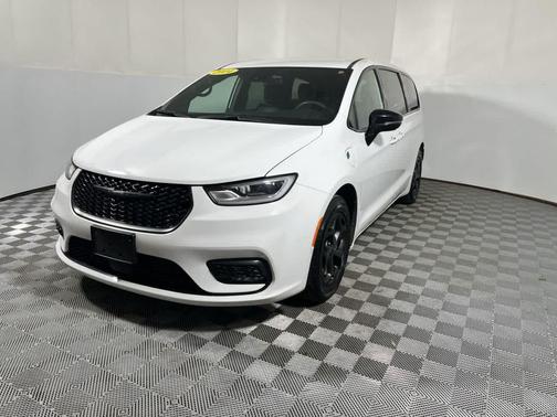 Bright White Clearcoat 2024 Chrysler Pacifica Hybrid S Appearance Pkg