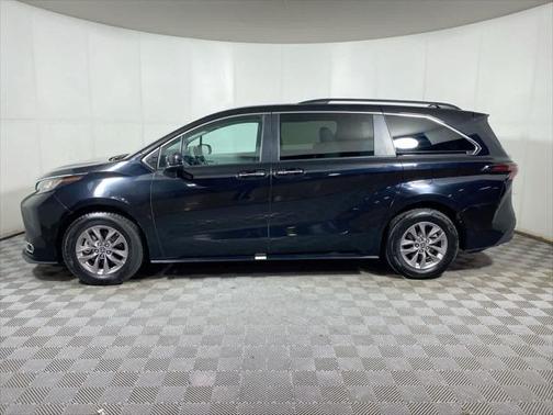 2023 Toyota Sienna XLE 7 Passenger