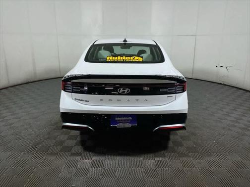 2024 Hyundai SONATA Hybrid SE