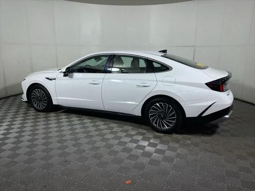 2024 Hyundai SONATA Hybrid SE