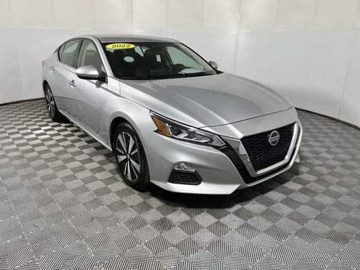 Brilliant Silver Metallic 2022 Nissan Altima 2.5 SV