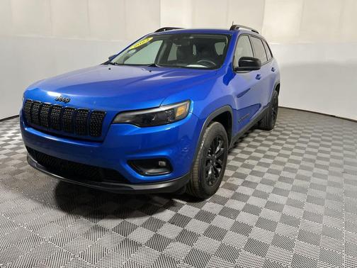 Hydro Blue Pearlcoat 2023 Jeep Cherokee Altitude