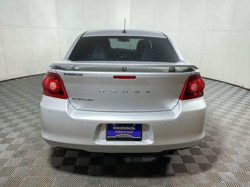 2011 Dodge Avenger Lux