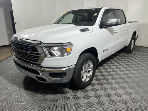 Bright White Clearcoat 2024 RAM 1500 Laramie