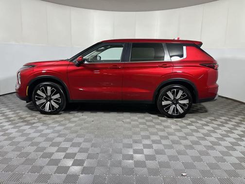 Red Diamond 2025 Mitsubishi Outlander SE 2.5 S-AWC