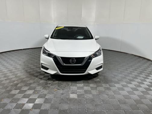 Aspen White Tricoat 2022 Nissan Versa 1.6 SV