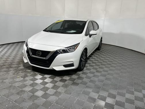 Aspen White Tricoat 2022 Nissan Versa 1.6 SV