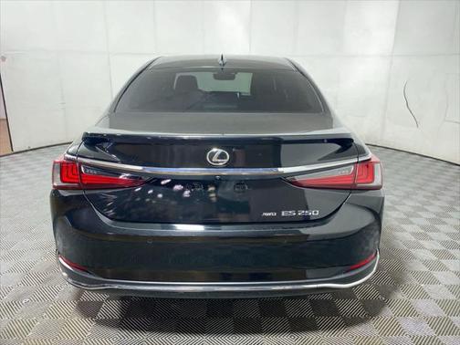 2023 Lexus ES 250 Base