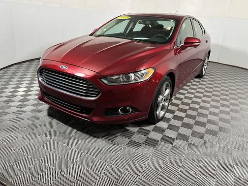 RUBY RED TINTED CLEARCOAT 2014 Ford Fusion SE