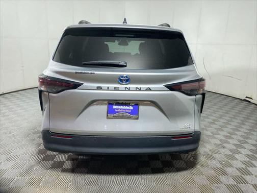 2023 Toyota Sienna XLE 8 Passenger