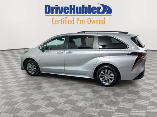 2023 Toyota Sienna XLE 8 Passenger