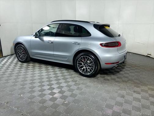 2018 Porsche Macan Turbo