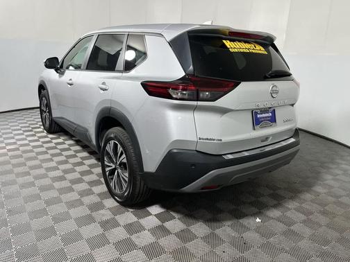 Brilliant Silver Metallic 2023 Nissan Rogue SV