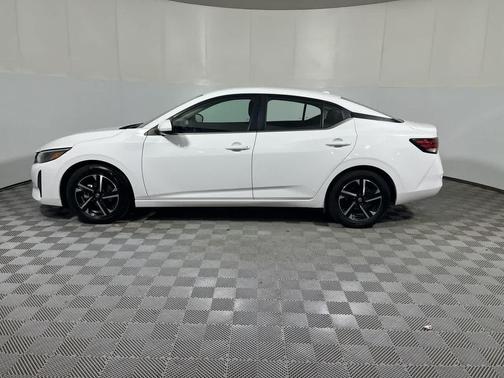 Aspen White Tricoat 2024 Nissan Sentra SV