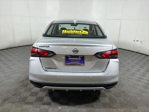 2022 Nissan Versa 1.6 SV