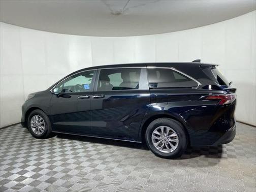 2024 Toyota Sienna XLE 7 Passenger