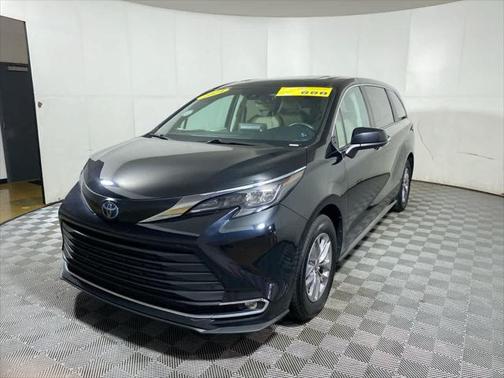 2024 Toyota Sienna XLE 7 Passenger