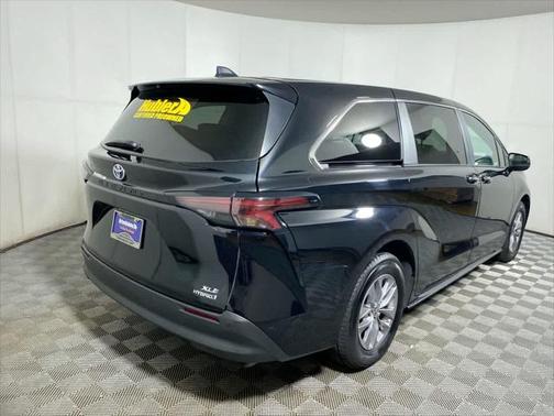2024 Toyota Sienna XLE 7 Passenger