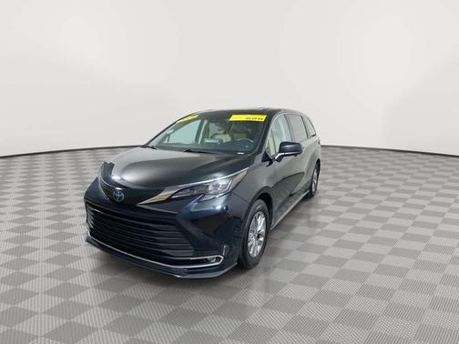 2024 Toyota Sienna XLE 7 Passenger