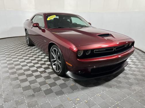 Octane Red Pearlcoat 2023 Dodge Challenger R/T