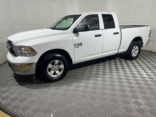 Bright White Clearcoat 2024 RAM 1500 Classic SLT