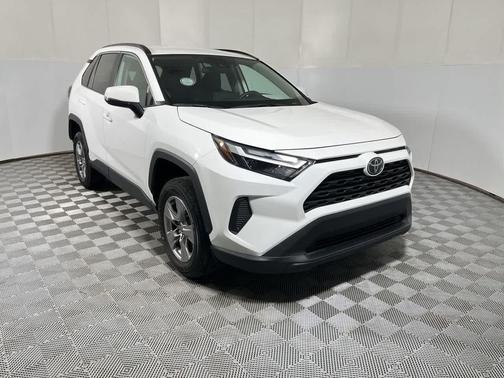 Ice Cap 2025 Toyota RAV4 XLE