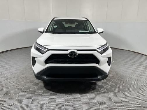 Ice Cap 2025 Toyota RAV4 XLE