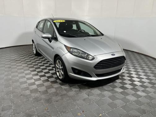 INGOT SILVER METALLIC 2015 Ford Fiesta SE