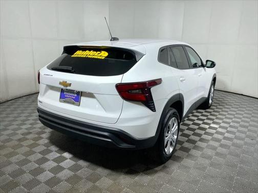 2025 Chevrolet Trax LS